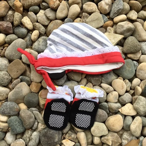 Stephan Baby Pirate Socks and Hat Accessories Set - Picture 4 of 8